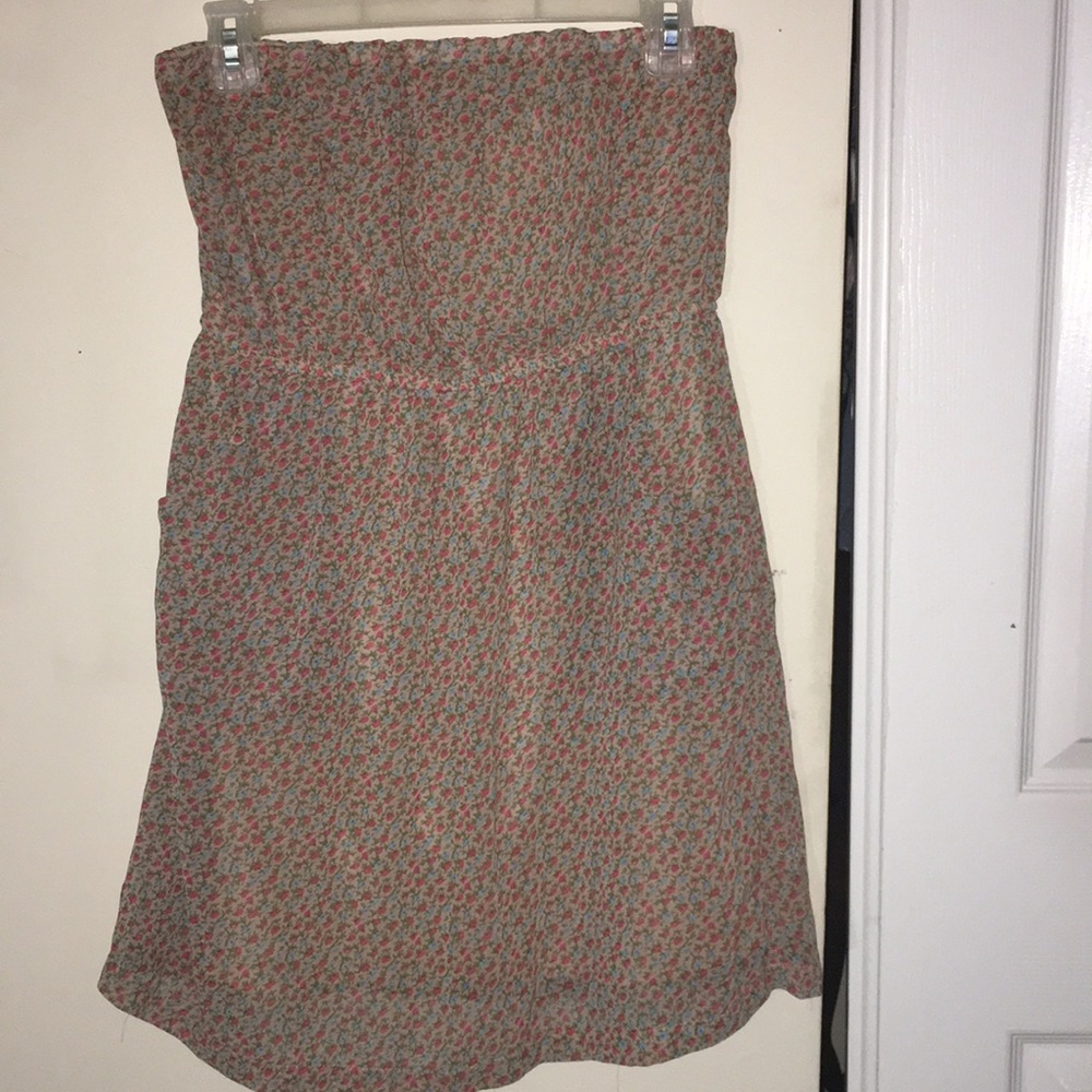 Floral dress with pockets